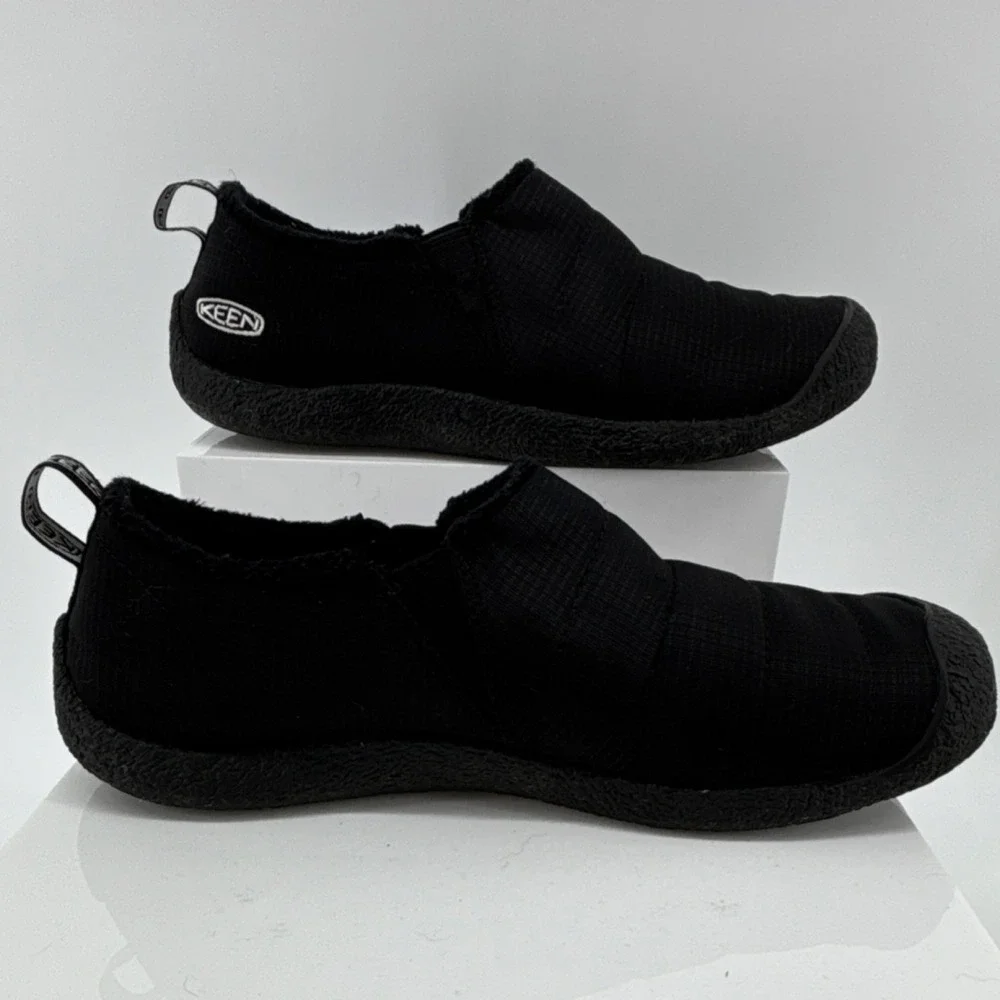 Keen Howser II Slip On Men 9.5 Indoor Outdoor Shoe Water Resistant Black Quilted